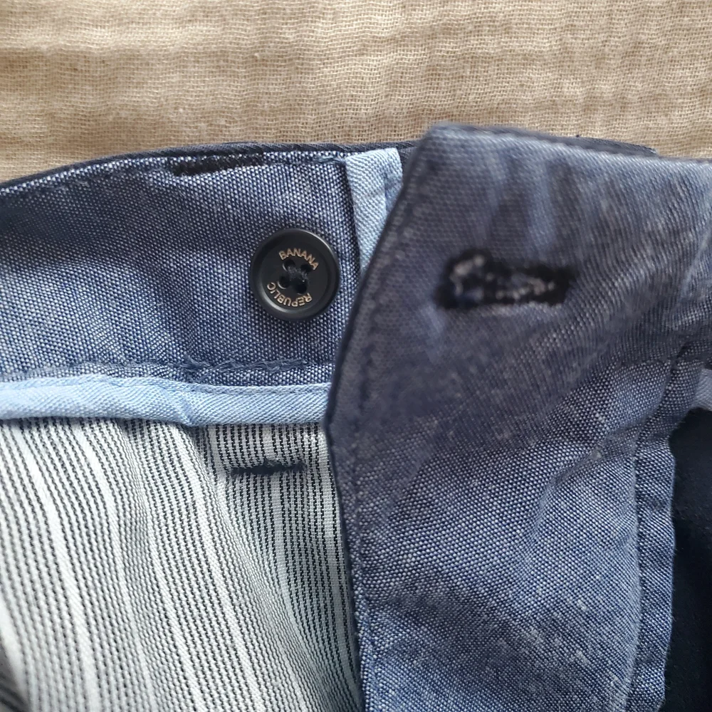 Banana Republic Men's Navy Chinos (Size 29x32) - Picture 4 of 5